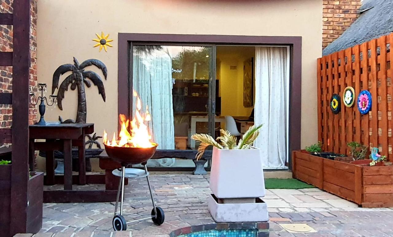 La Casa On Bashee Panzió Boksburg Kültér fotó
