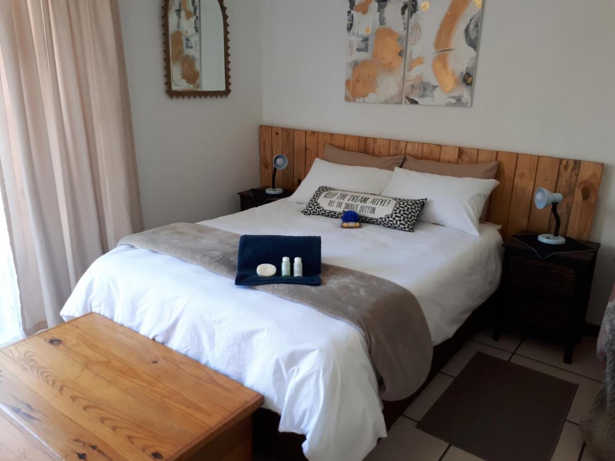 La Casa On Bashee Panzió Boksburg Kültér fotó