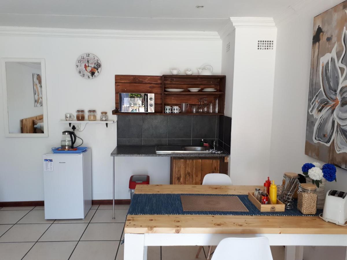 La Casa On Bashee Panzió Boksburg Kültér fotó