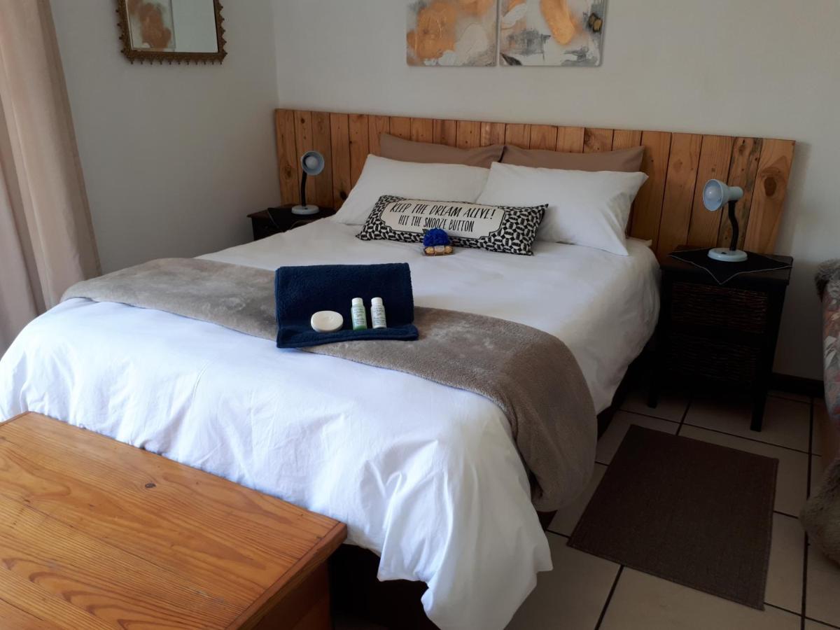La Casa On Bashee Panzió Boksburg Kültér fotó
