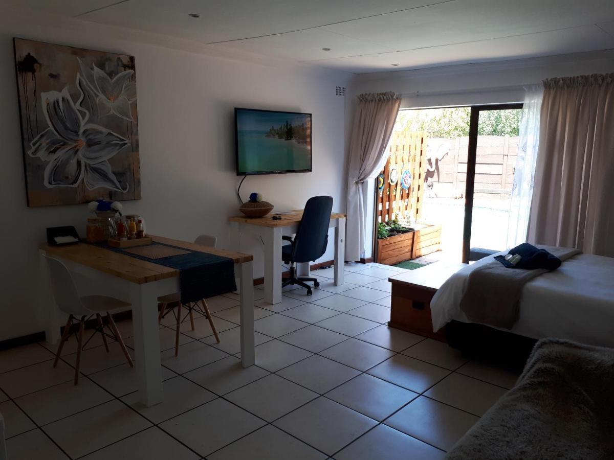 La Casa On Bashee Panzió Boksburg Kültér fotó