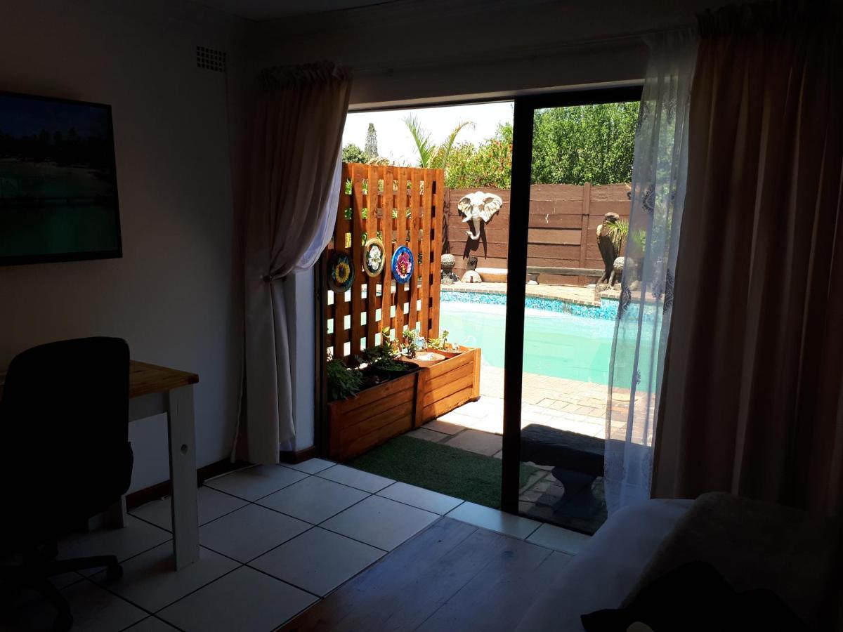 La Casa On Bashee Panzió Boksburg Kültér fotó