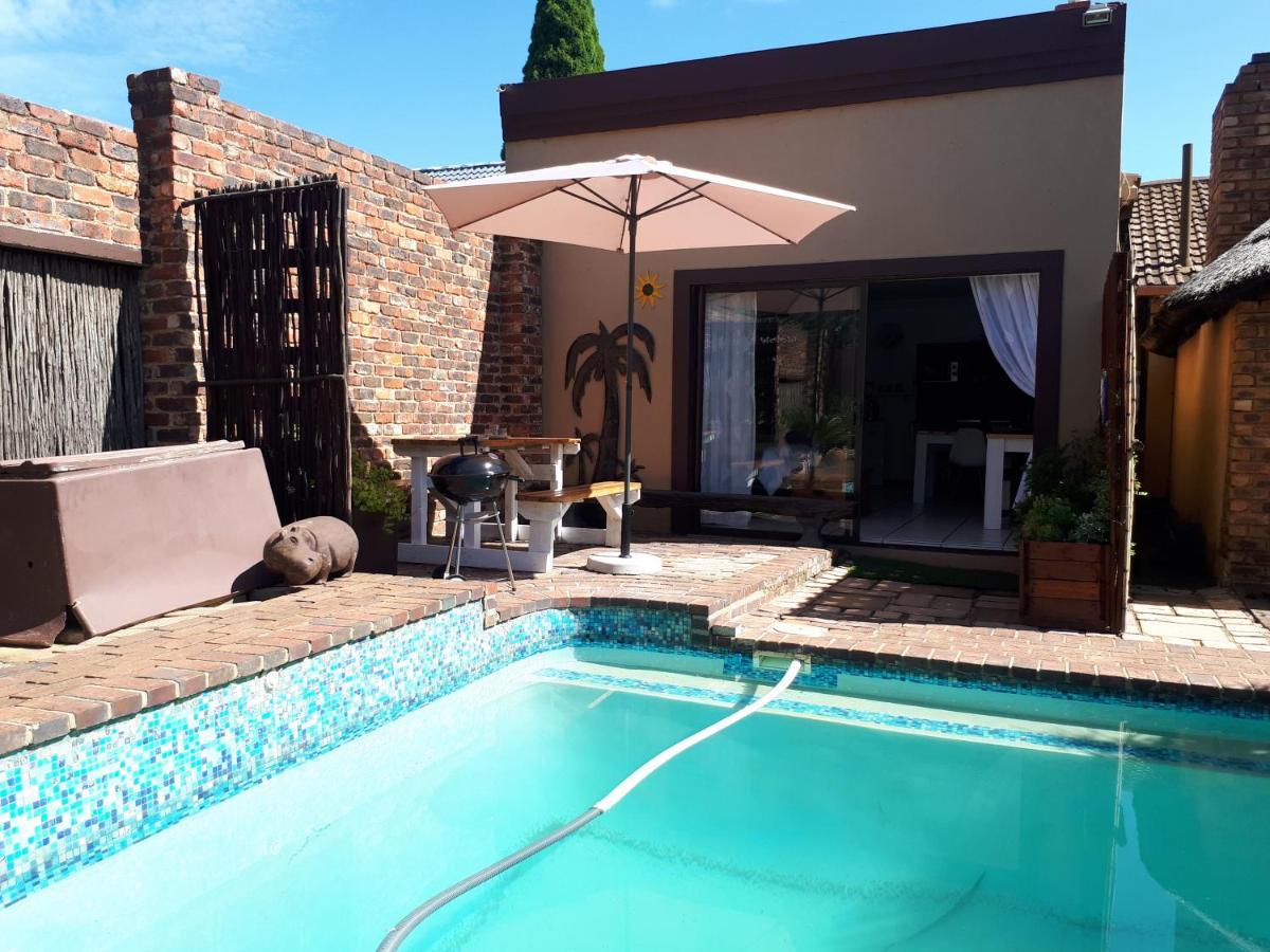 La Casa On Bashee Panzió Boksburg Kültér fotó